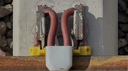 Fastclip - Fixation haute performance pour attaches de réseau ferroviaire dans les supports en béton